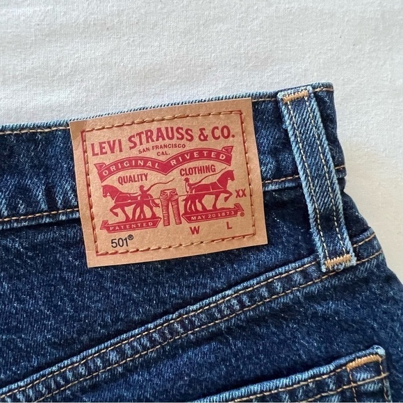 Unworn Sample - Levi's 501 Original Shorts in Salsa T3 Shaker - Picture 13 of 16